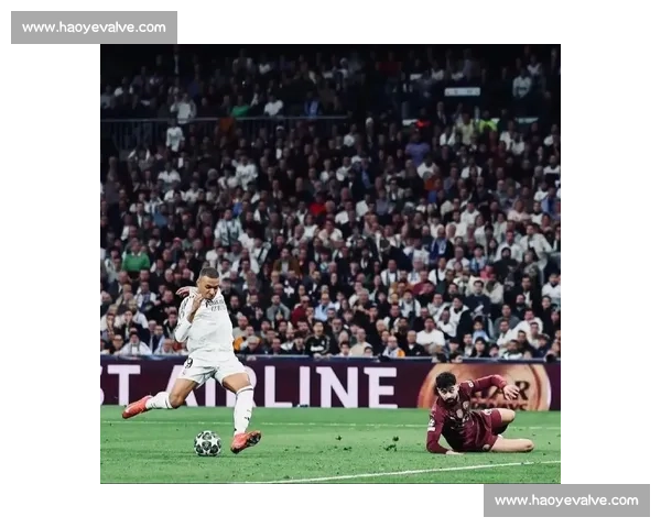 姆巴佩肩膀越位 1 毫米?VAR 判罚撕裂足球温度