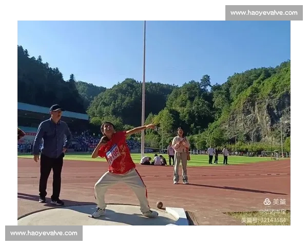 小镇运动会开跑：在汗水中拥抱美好生活